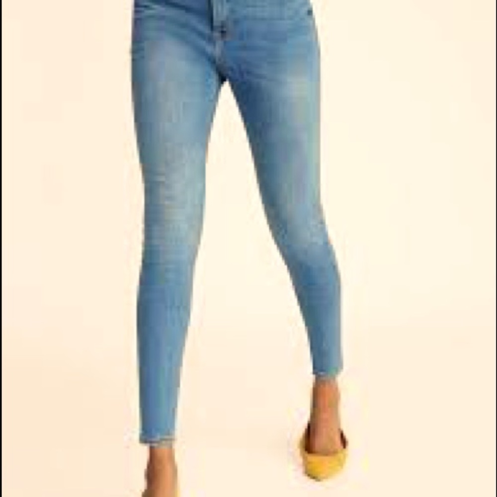 Old Navy Rockstar High Rise Super Skinny Jeans